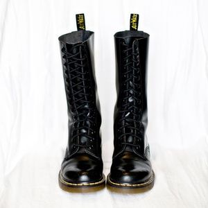 Dr. Marten 14-eye boots--Great Condition!